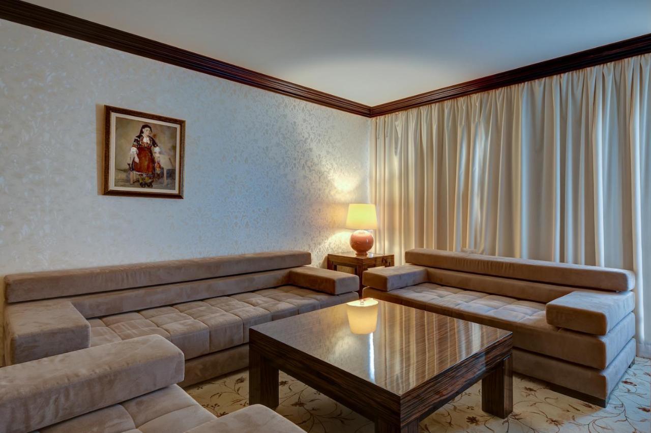 Ξενοδοχείο Shiroka Laka Hotel
