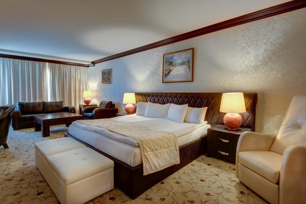 Shiroka Laka Hotel Ξενοδοχείο