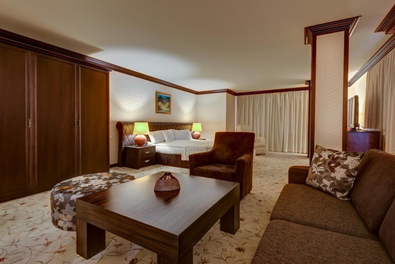 Shiroka Laka Hotel Ξενοδοχείο 4*