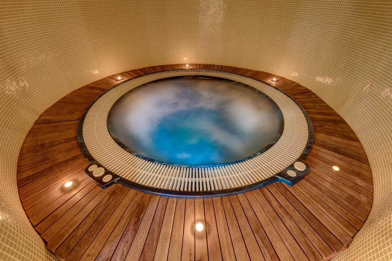 Shiroka Laka Hotel 4*