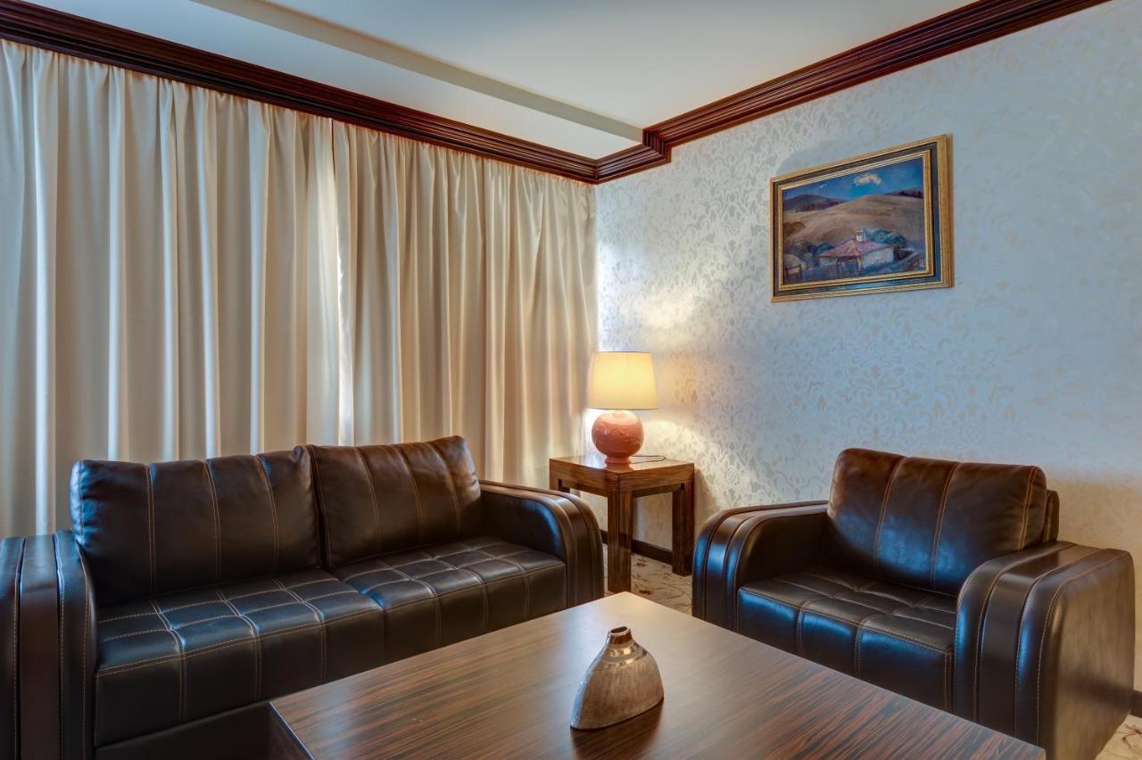 Shiroka Laka Hotel 4*
